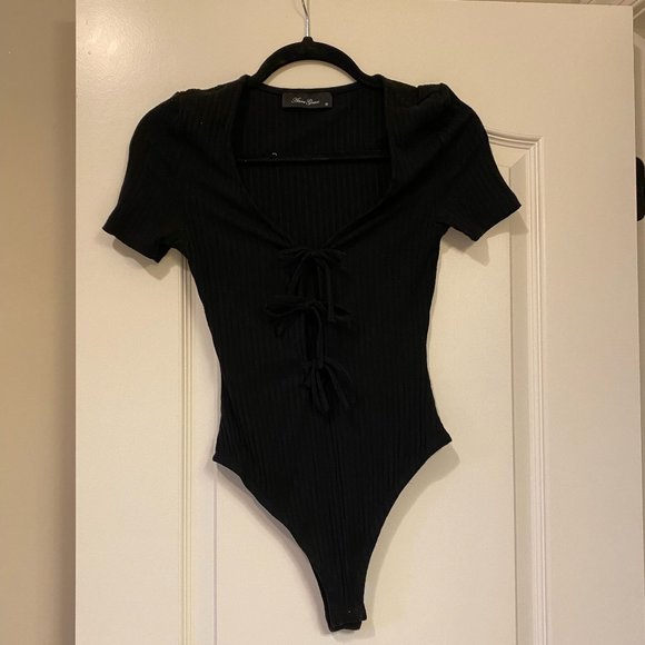 ANNA GRACE Ribbed Lace Front Black Bodysuit - Picture 3 of 4